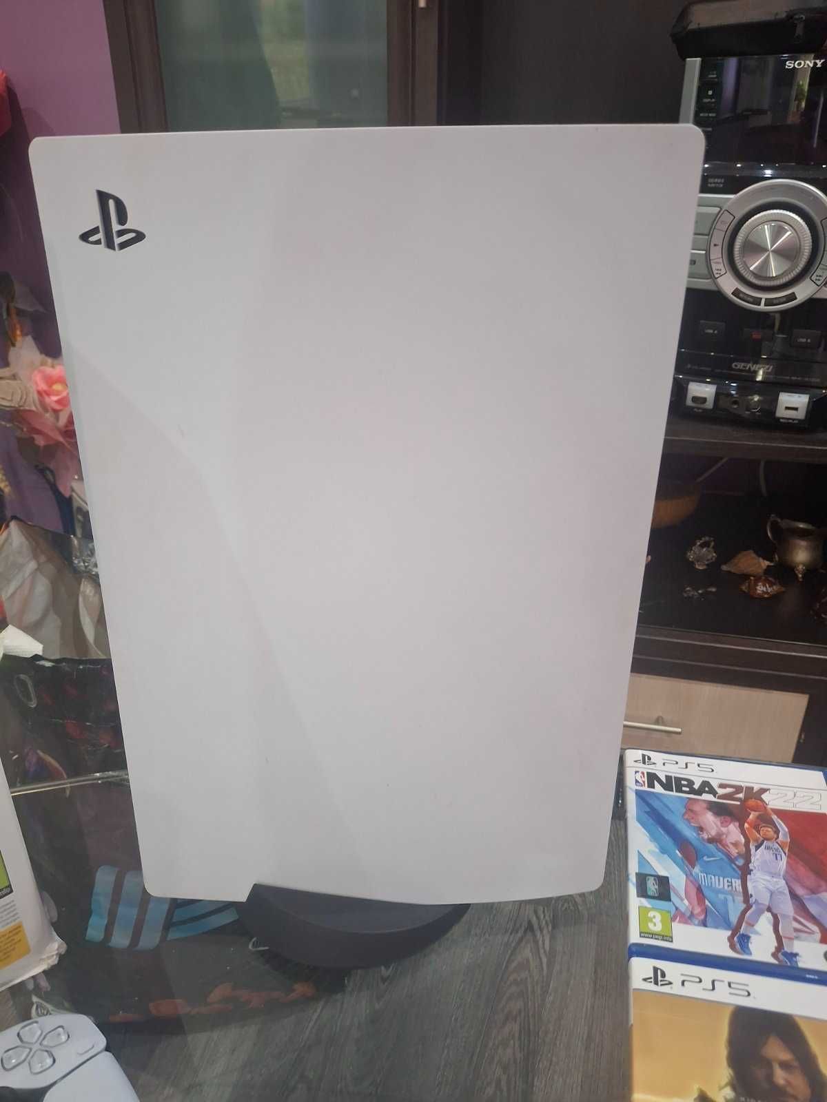 ПРОДАВАМ PlayStation 5 1 tb + 4 бр. игри