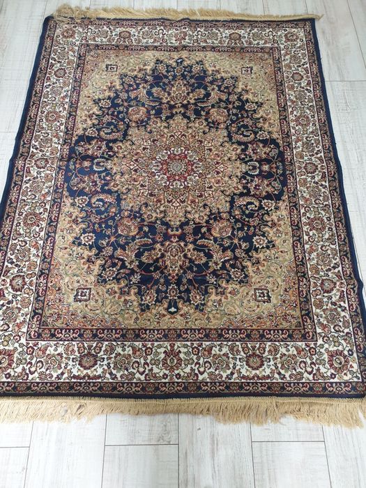 Продам коврик , шелк