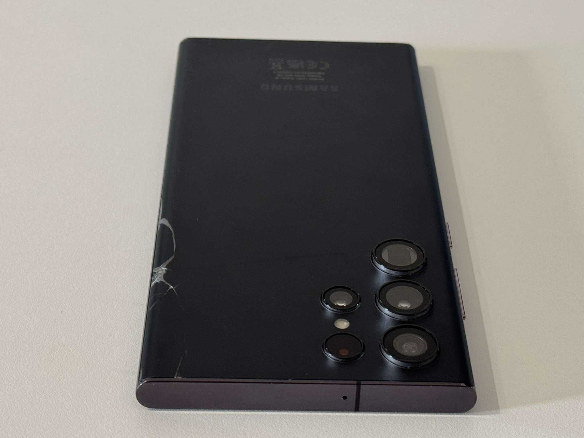 Бартер! Galaxy S22 Ultra Phantom Black (Черен)