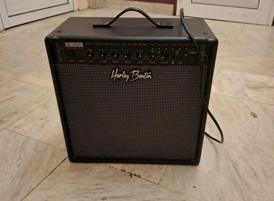 Китарен усилвател Harley Benton
