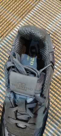 Кроссовки "Valentino" 41 разм. (маломерки на 40) из Италии