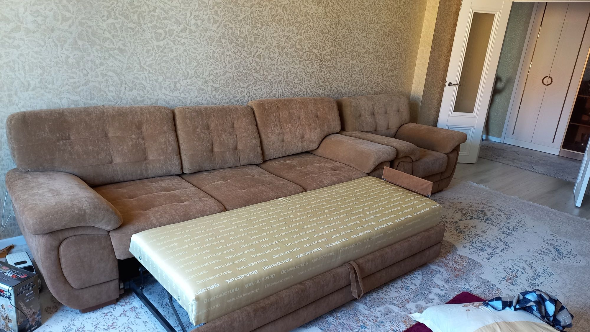 Продам диван с креслом
