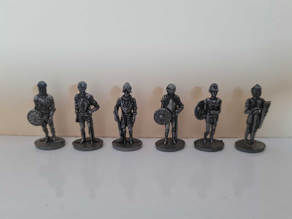 Kinder фигурки на войници