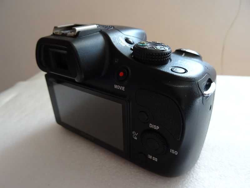Sony a3000 - тяло (20 MP, безогледален, Sony E mount)