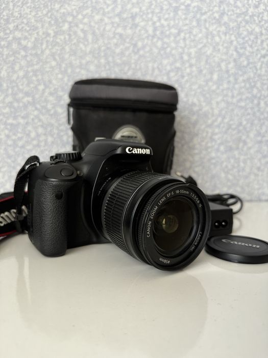 Профессиональный фотоаппарат Canon 550D с объективом 18-55mm.