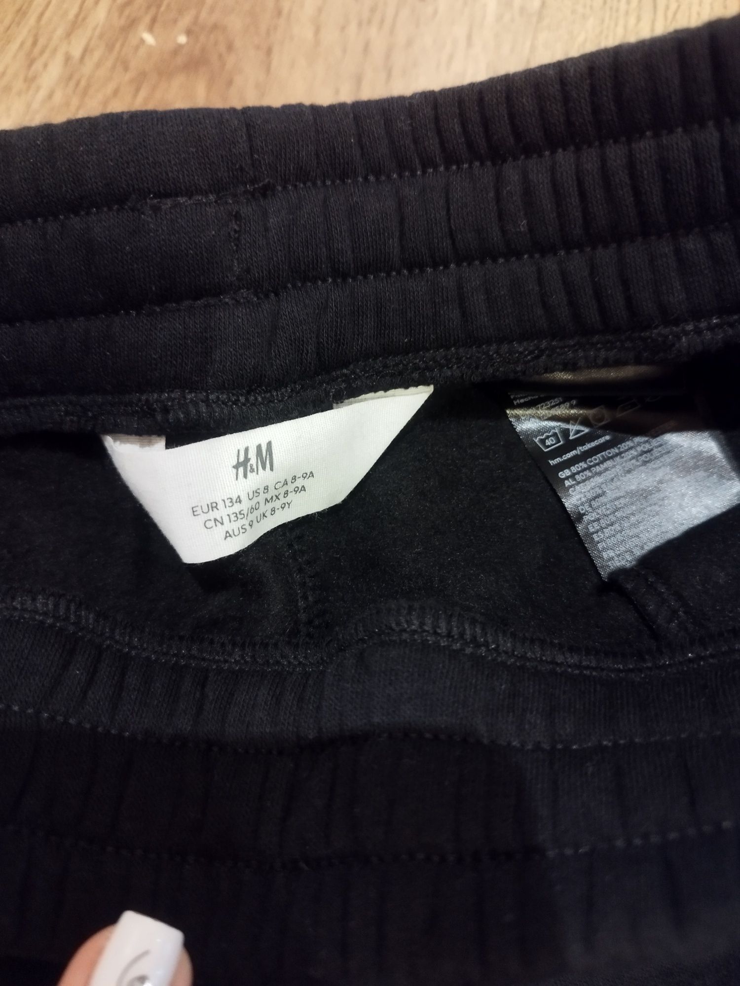 Set nou,cu eticheta,pantaloni și bluza H&M mărimea 134, 7/8 ani,baieti