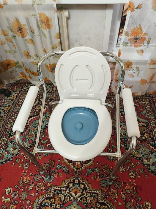 Кресло туалет для инвалидов и пожилых людей