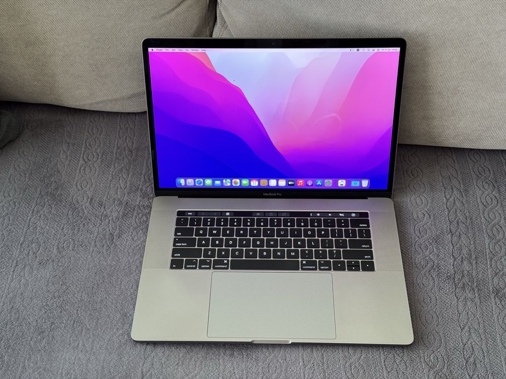 15,4'Macbook Pro 2017 Touchbar/i7 2.9Ghz/16GB Ram/512GB SSD/Radeon 4GB