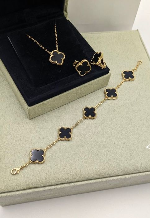 Van Cleef & Arpels позлатени обици
