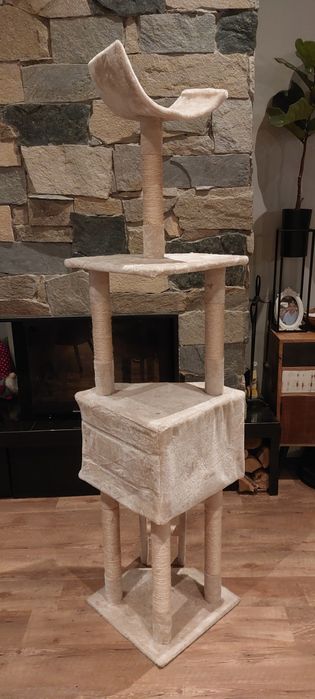 Котешко дърво високо