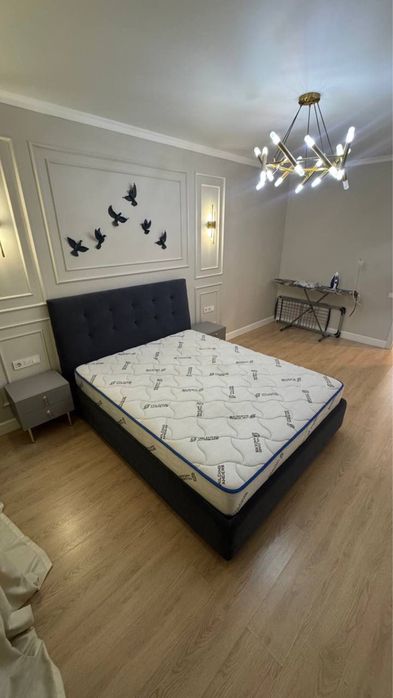 Двуспальная кровать 160*180