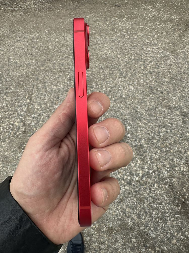 iPhone 14 256GB Като НОВ с кейс и протектор батерия 86%.