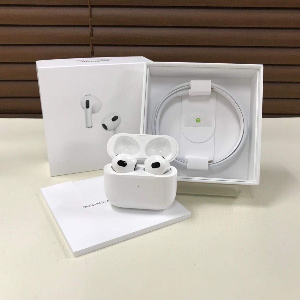 Най-новите! Apple AirPods 3 Magsafe
Charging Case. MME73ZM/A/B