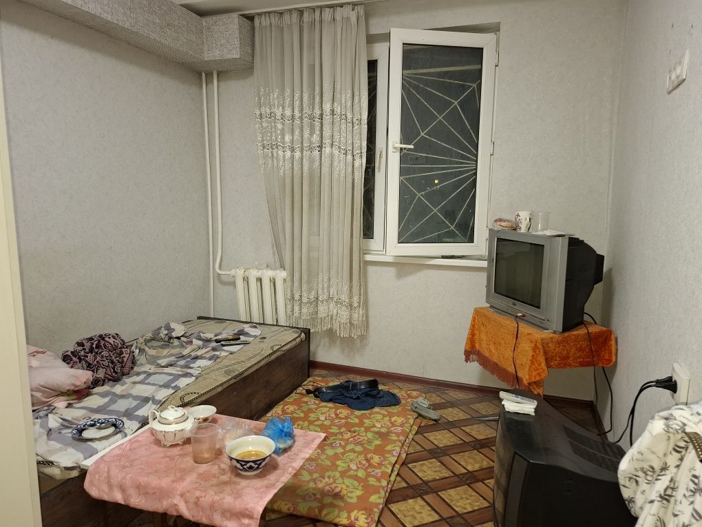 Срочна продаётся 1в2 комнатная квартира
