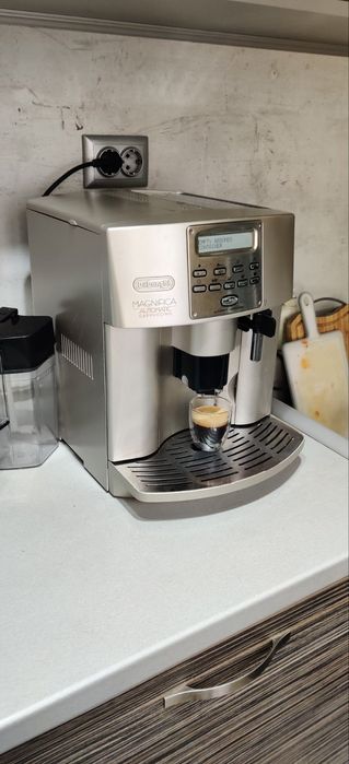 Кафеавтомат Delonghi Magnifica cappuccino ESAM 3500S