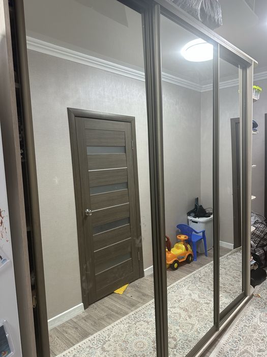 Продам шкаф 240 высота на 245 длина  глубина 50