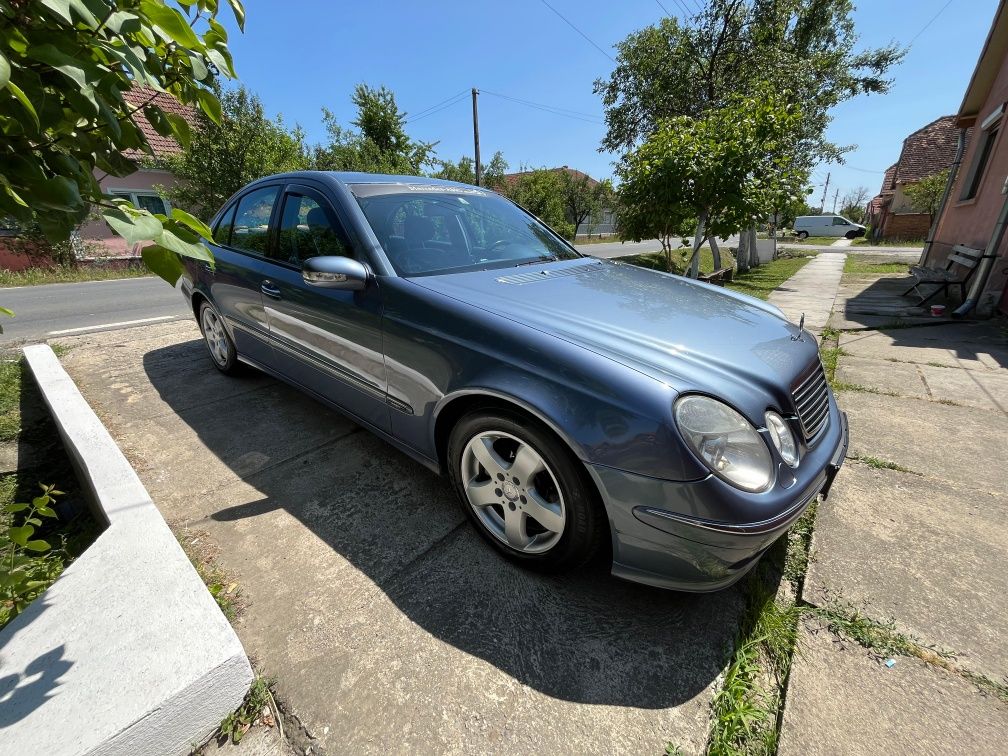 Mercedes E-Class W211 2.2 CDI Avantgarde • Automat • 150 CP