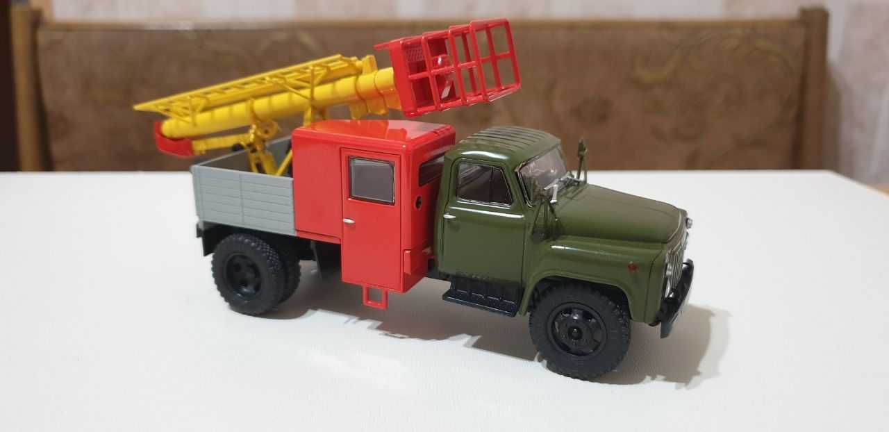 Продам ГАЗ-52 ТВГ-15 (52) в масштабе 1:43 производитель Автоистория