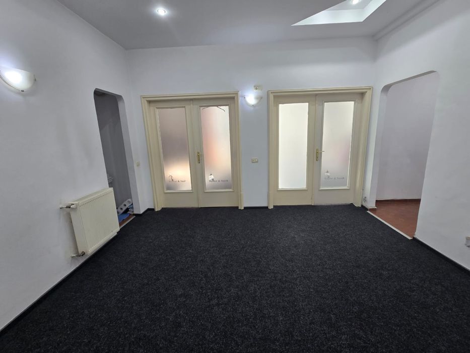 Apartament cu 4 camere de vanzare zona piata victoriei