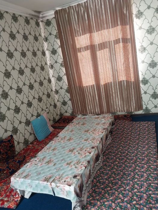 Шахар марказида жойлашган 2 хонали квартира ижарага берилади