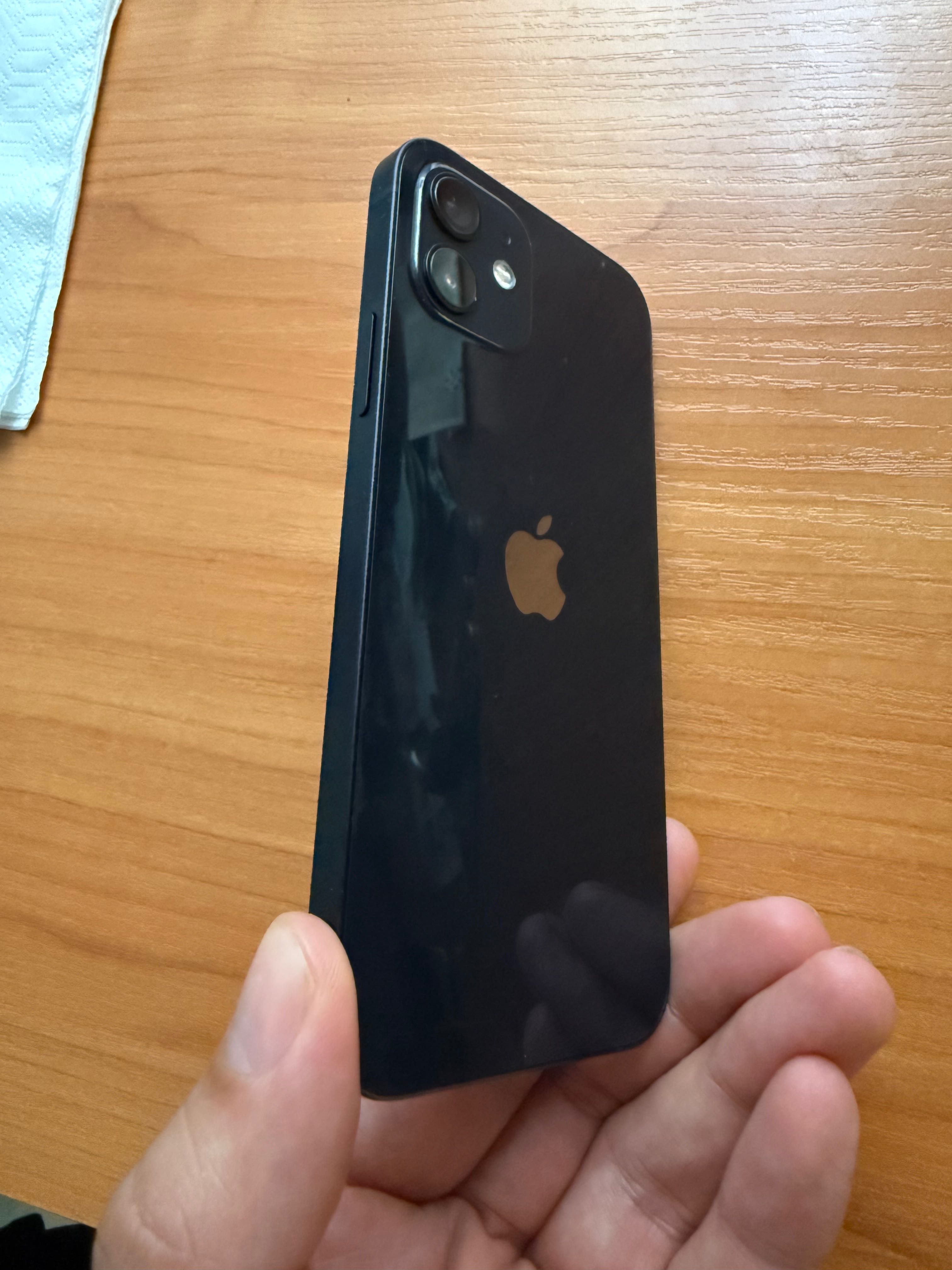 Iphone 12 Топ състояние!