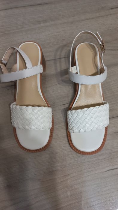 Новые босоножки р.38