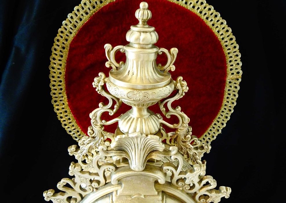 Бронзов каминен часовник 2.7 кг.,ангели,барок.