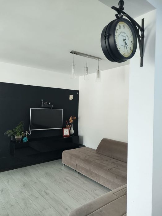 Închiriez apartament 3 camere