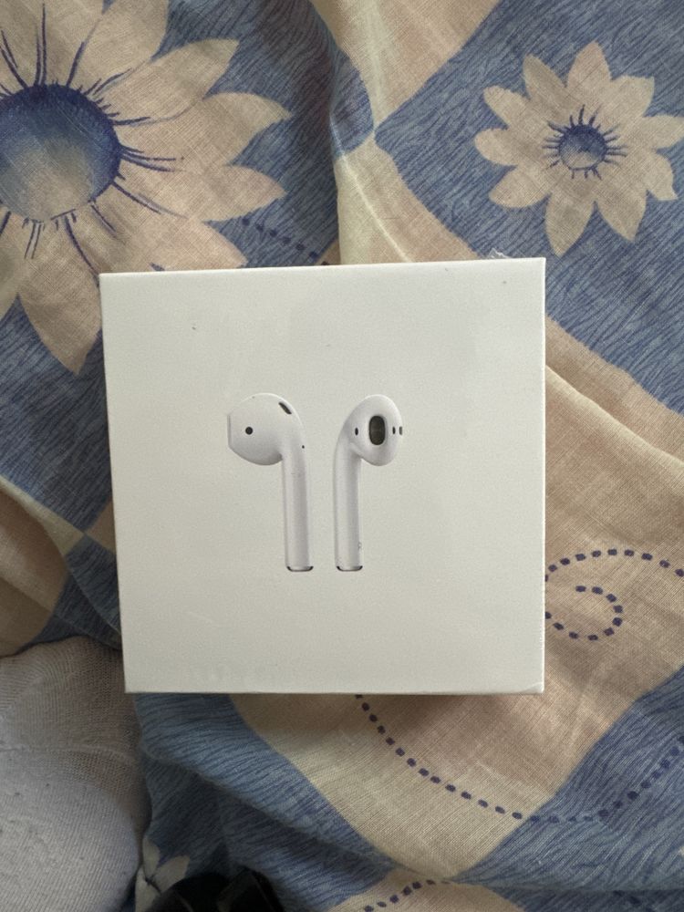 Наушники Apple AirPods 2nd generation белый