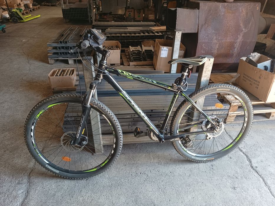 Bicicleta cu roți pe 28