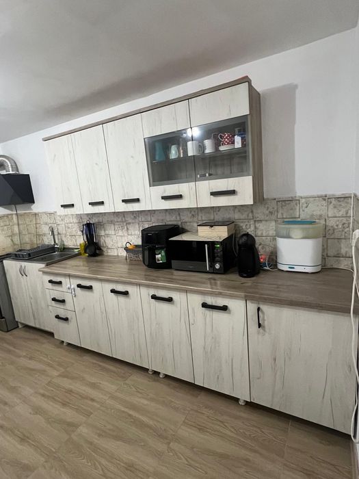Mobila bucatarie + masa cu 6 scaune + baterie impreuna cu chiuveta