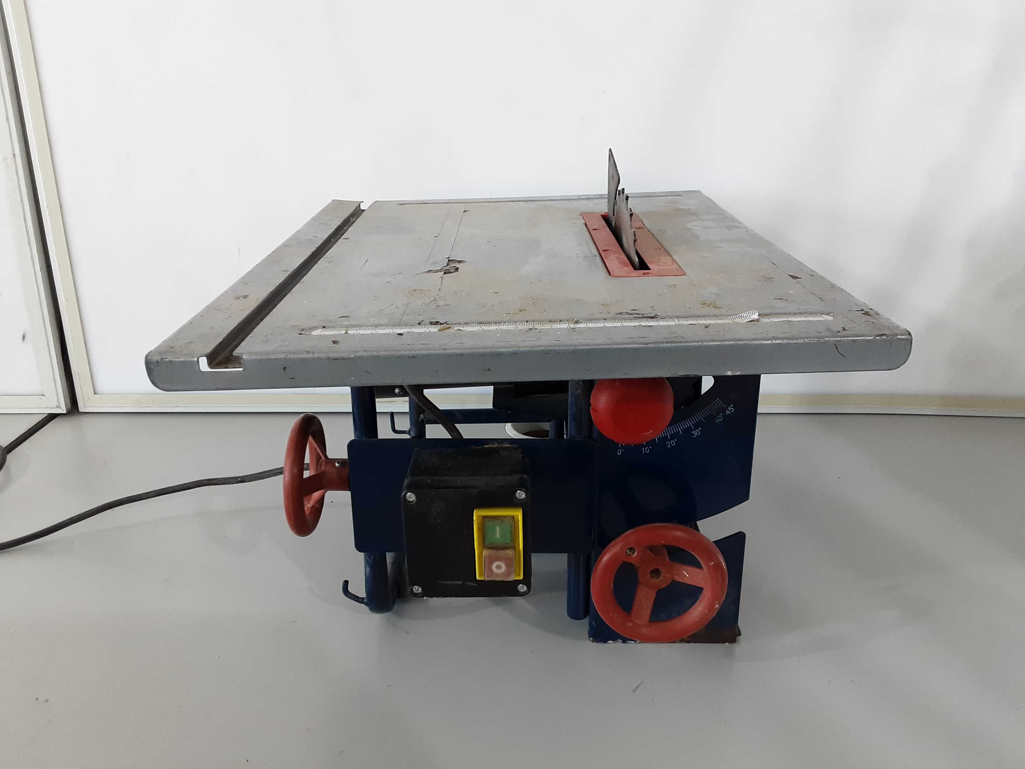 Циркуляр за дърво - Craft 1000W / 205mm