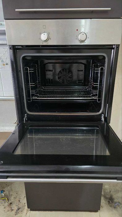 Продам встроенную духовку Siemens
