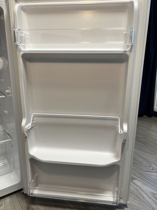 Frigider Heinner cu congelator