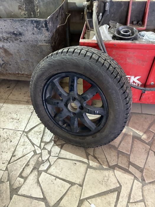 Продам диски и резину