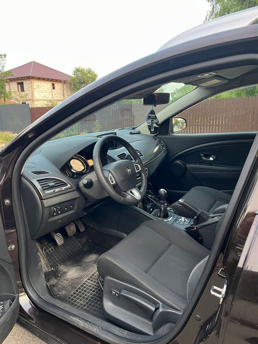 Auto Megan 3 ,15 dci an fab 2013