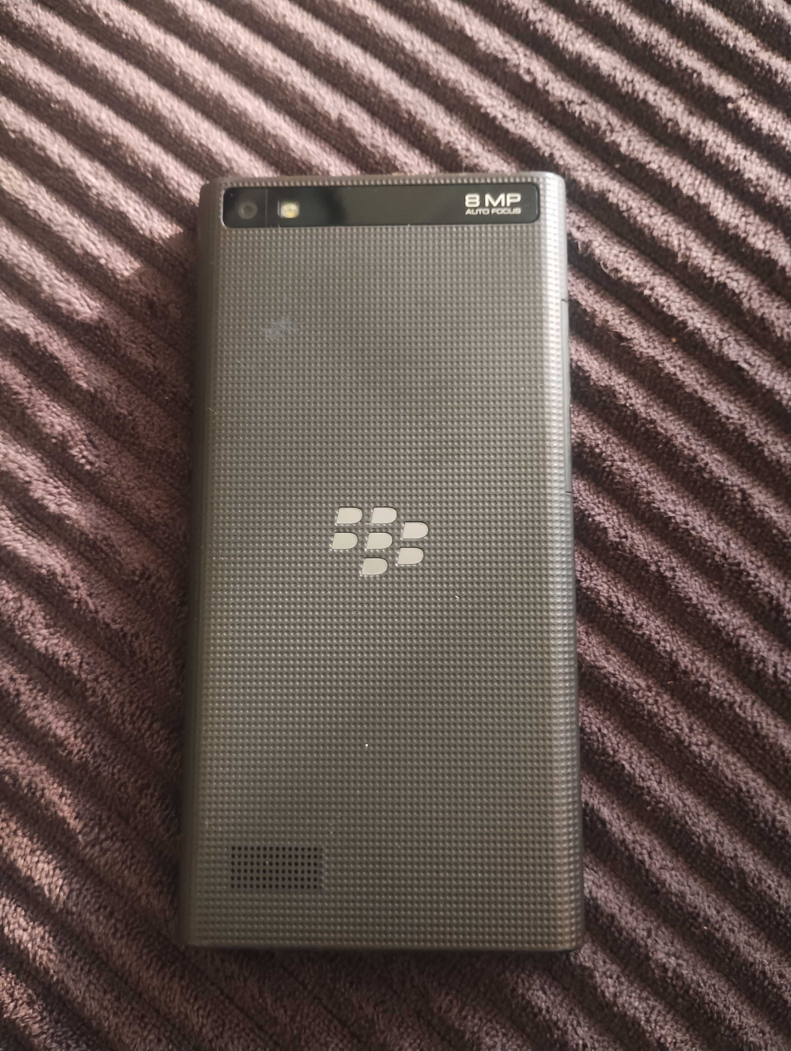 Продавам blackberry 10 OS