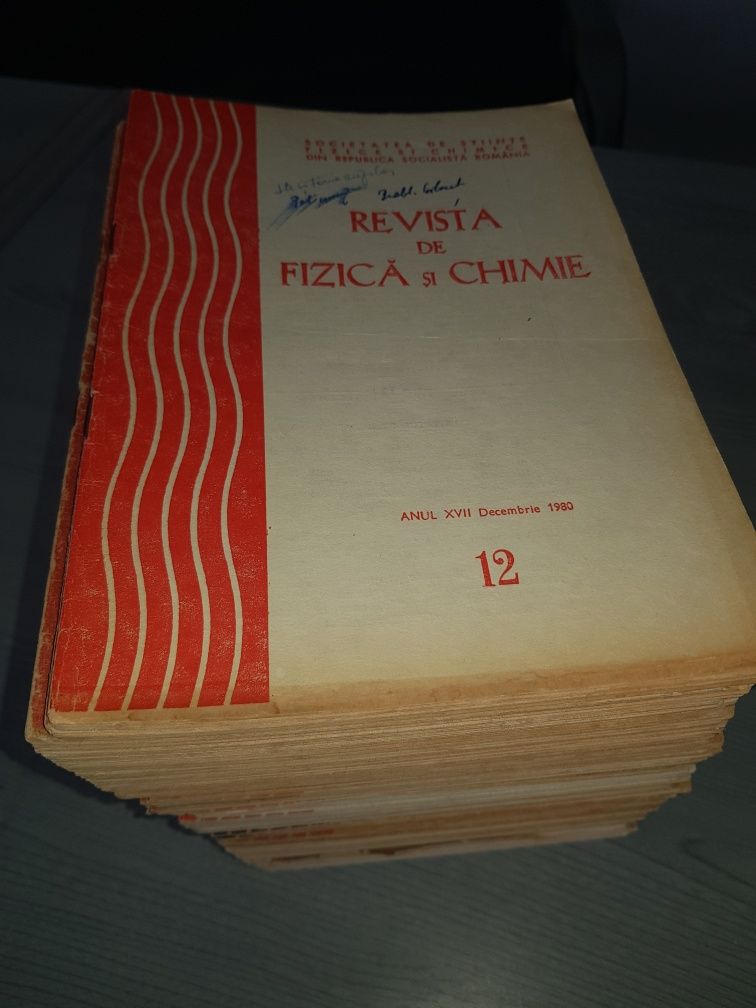 Lot reviste de fizica si chimie 89 buc