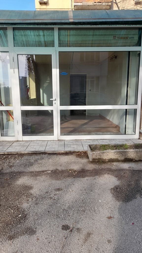 Дава се под наем Ателие в Велико Търново, Колю Фичето - 28 кв.м за 178.5 € - Снимка #1