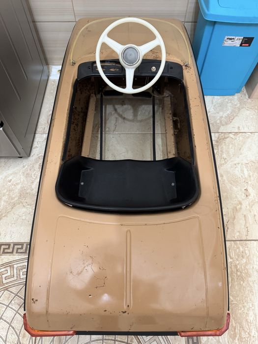 Masinuta veche cu pedale / MOSKVICH / de colectie