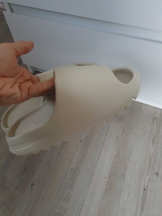 Yeezy slides marimea 43