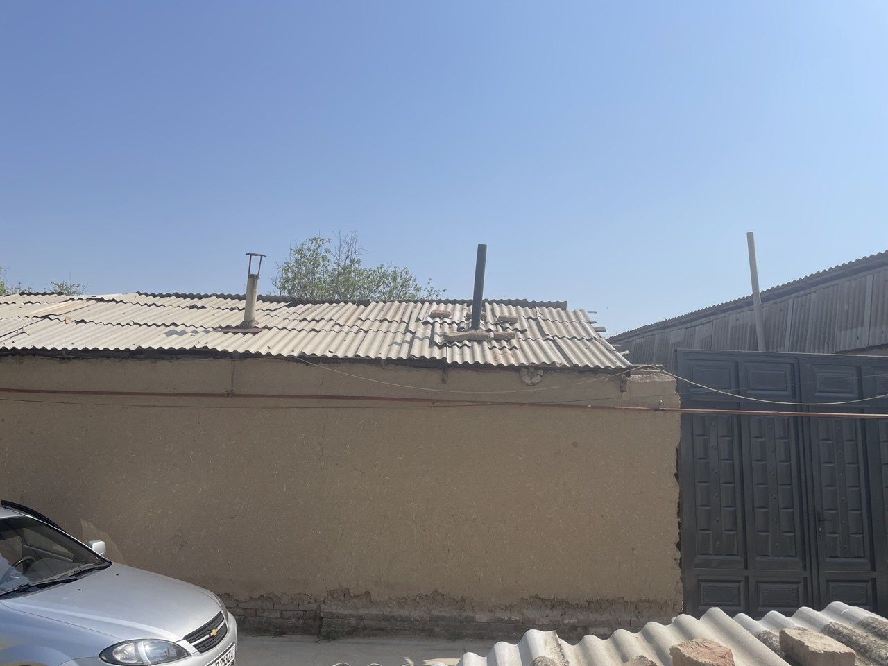 Yer sotiladi Qibrayda Bayitqorgonda 4 sotib yoʻlga yaqin
