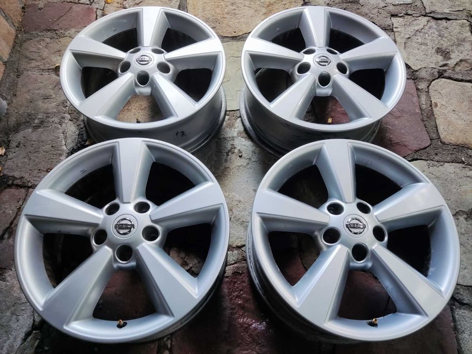 17 цола Нисан Кашкай 5x114,3 оригинални лети джанти Nissan 5x114,3 .