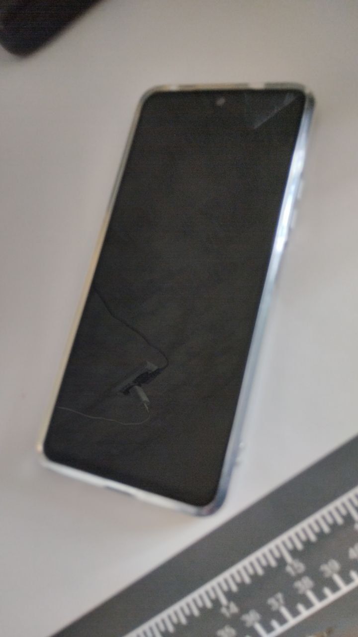 Redmi note 12 4g 8/128 ideal sotiladi srochna kelishamiz