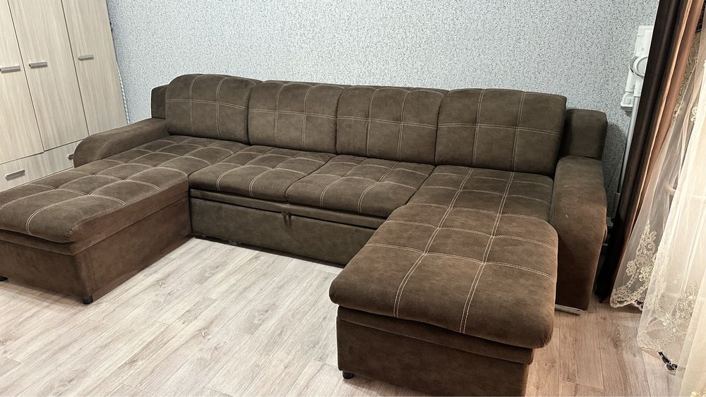 Продам диван для зала