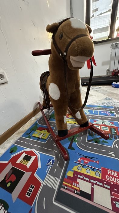 Продается ходунок и лошадка