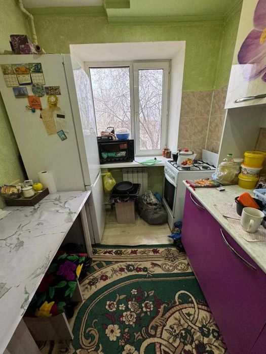 Продам 1 комнатную квартиру 8 мкр центр!!