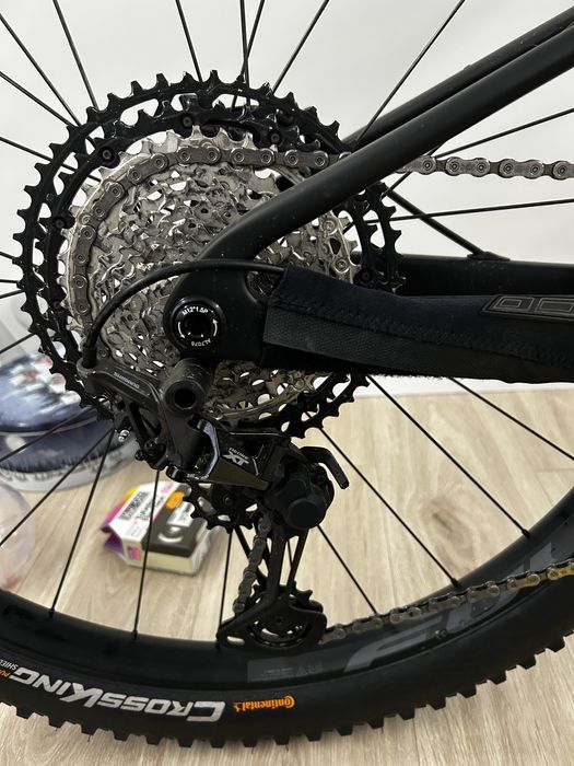 Bicicleta custom XT cadru carbon