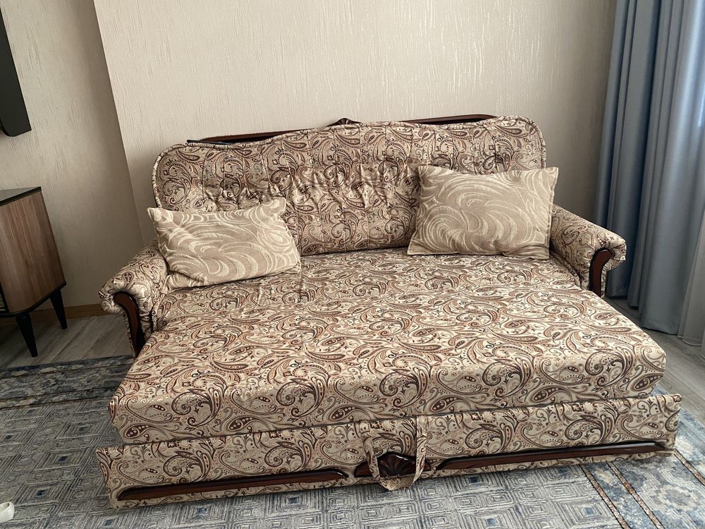 Комплект из двух диванов и кресло