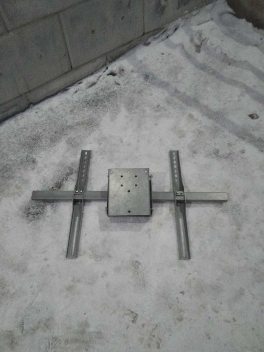 Кронштейн для телевизора.